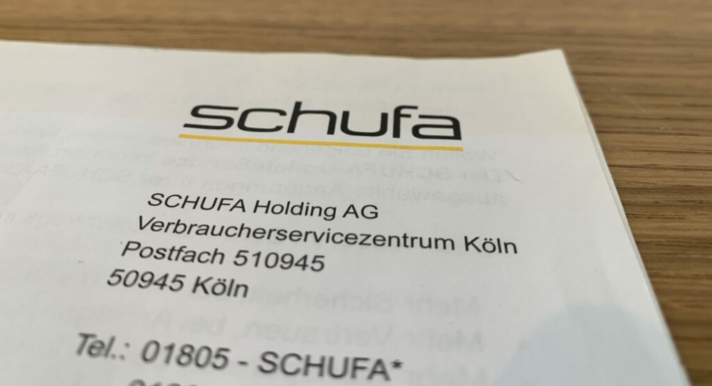 Bild eines Briefes mit schufa Logo
